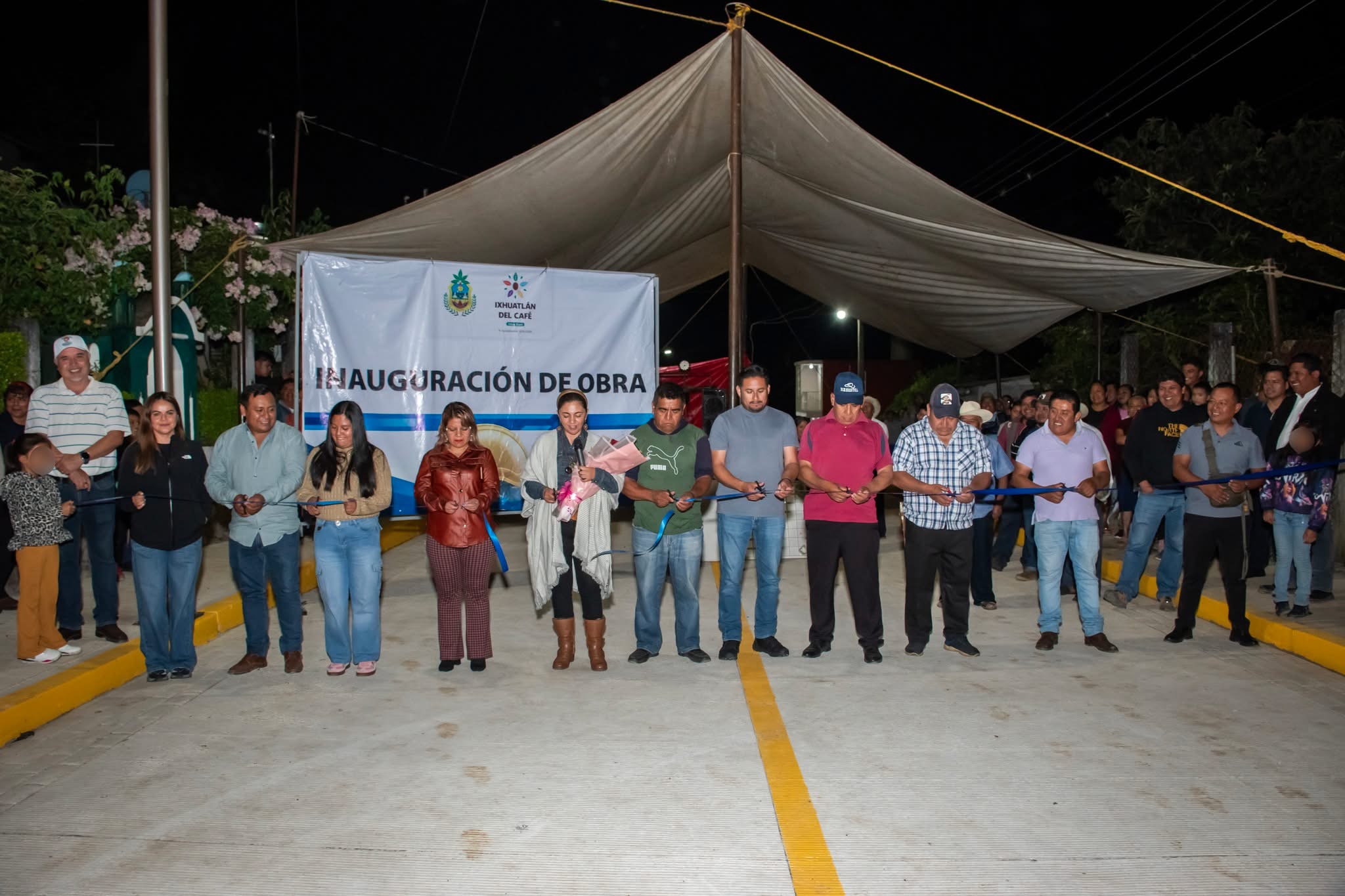 INAUGURAN OBRA EN IXCAPANTLA